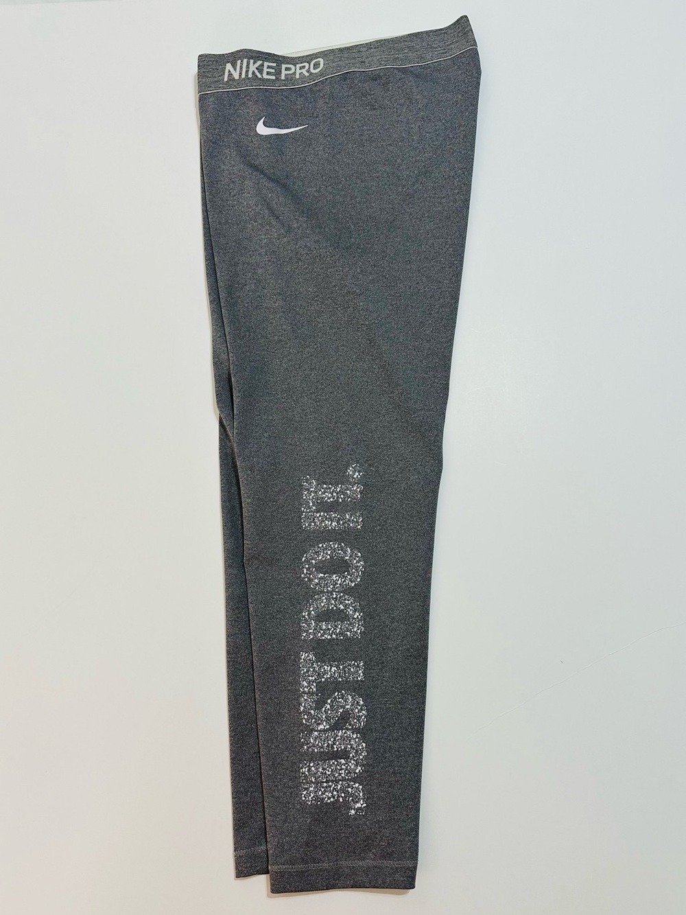 NIKE PRO DRI FIT CAPRI LEGGINGS WOMENS LARGE GRAY JUST DO IT GRAPHIC ACTIVEWEAR - Picture 4 of 11